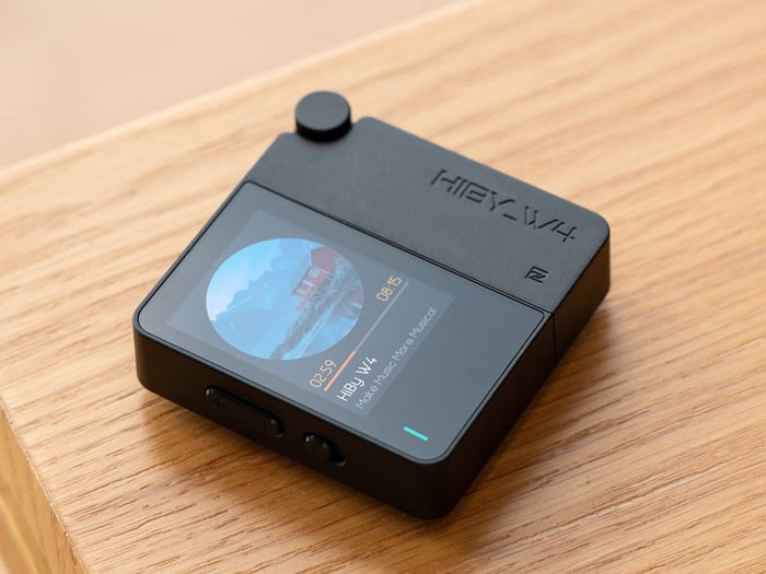 HiBy W4 portable amplifier with display and tactile controls