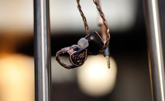 Customize your sound with three different acoustic filters.