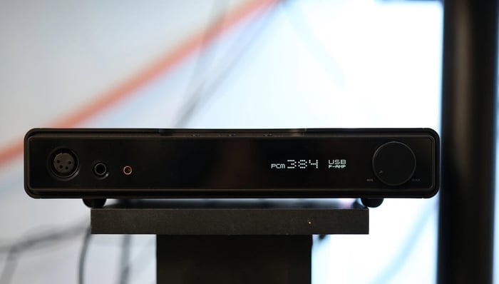 HIFIMAN Goldenwave Serenade music listening