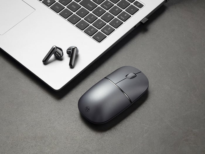 Earbuds popping out of mouse