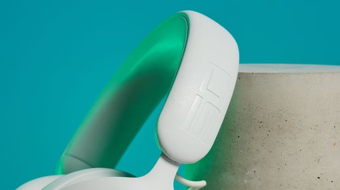 Dynamic sound design sharpens stealth gameplay.