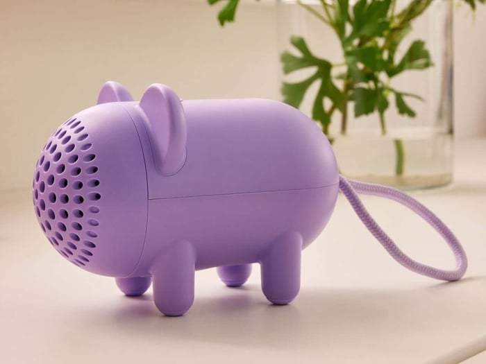 Close-up of the mouse speaker’s braided tail carry loop