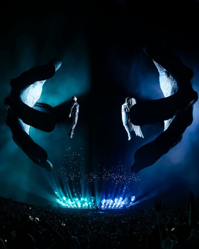 ILLENIUM at Ultra Music Festival, engaging the crowd