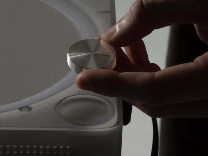 IMAGO deep listening device in home setting