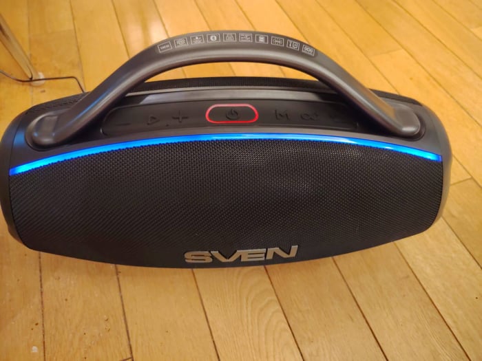 Robust, industrial design with a solid feel and ergonomic top handle.