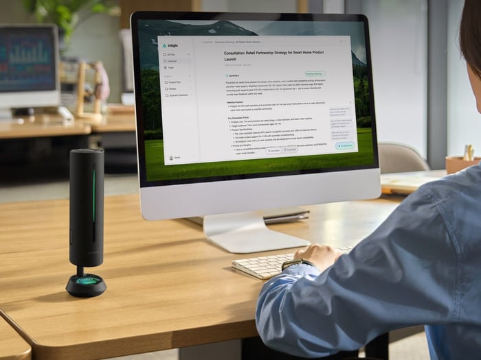 With a $300 price tag, the Wave competes in the premium conference speaker market, boasting AI features that stand out.