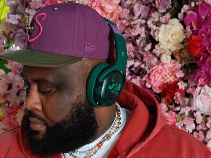 Floral bag accompanying headphones