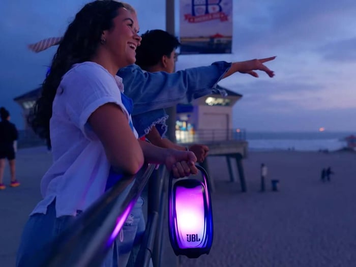 The illuminated handle adds a practical and stylish flair.