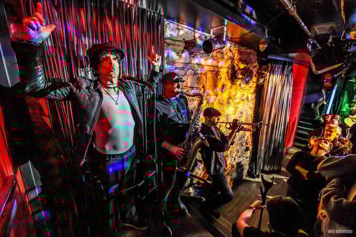 Jesse Malin performing live