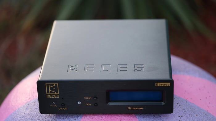 Deep, warm bass with Keces Ebravo