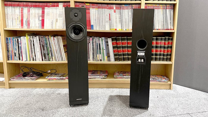 Detailed sound reproduction and clarity from Spendor A7.2 drivers.