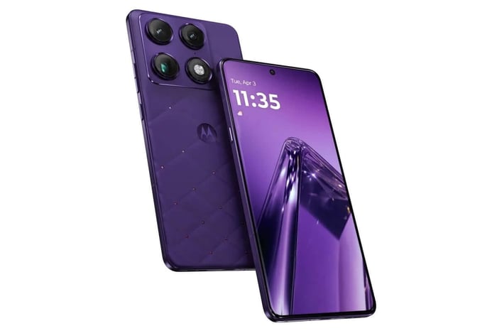 Flagship Motorola Signature smartphone adorned with Swarovski crystals