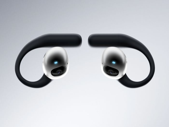 Lightwear Earbuds side view
