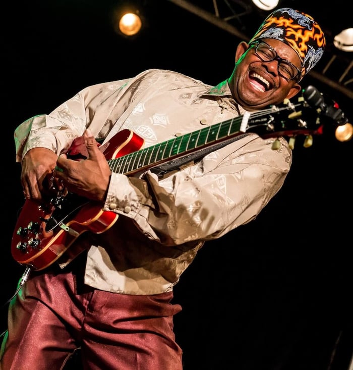 Lil’ Ed Williams performing (photo by Jean-Michel Philippe)