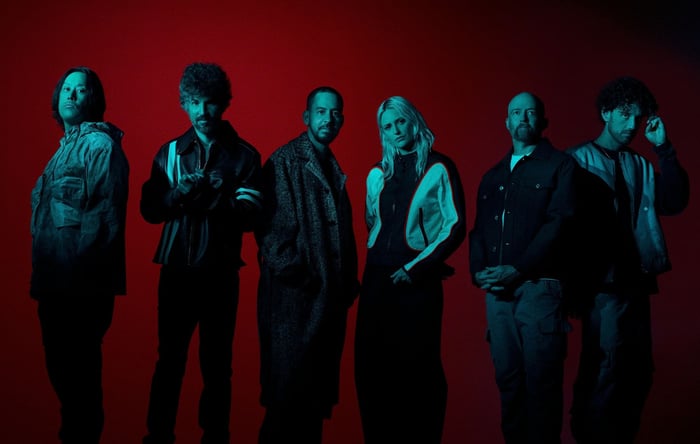 Linkin Park members sharing the stage with their new lineup