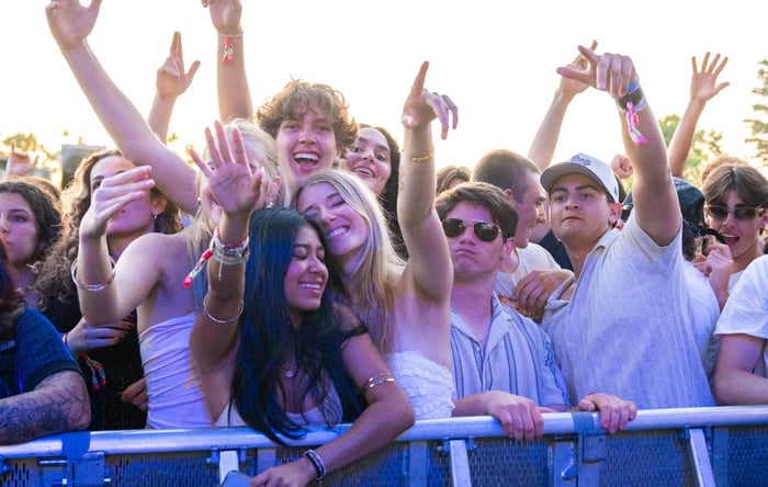 Live Music Crowd