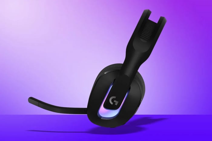 Logitech G522 Lightspeed headset with RGB lighting