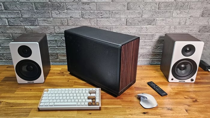 Fluance Ai41 powered bookshelf speakers