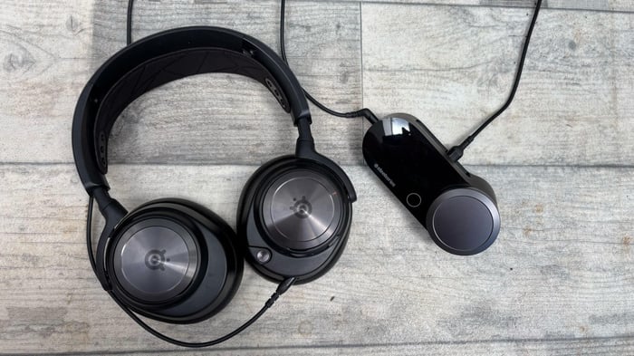 Arctis Nova Pro Close-up