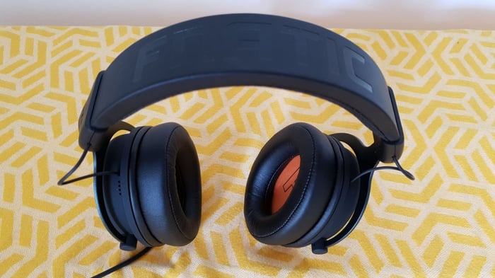 Fnatic React Plus Close-up
