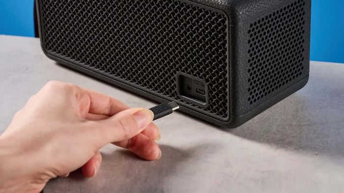 With 30 hours on a single charge, the Middleton II lets the good times roll.