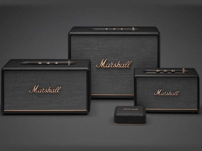 Marshall Heddon Hub connected to multiple speakers