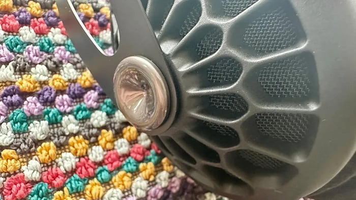 Meze Audio 105 AER earcup detail