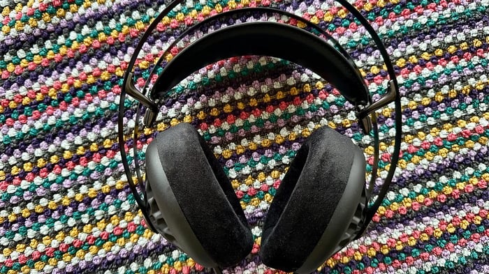 The stylish, open-back design of the Meze Audio 105 AER