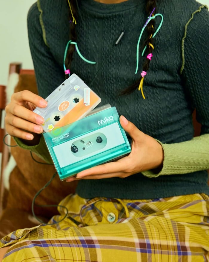 Miko cassette player in Smoke color