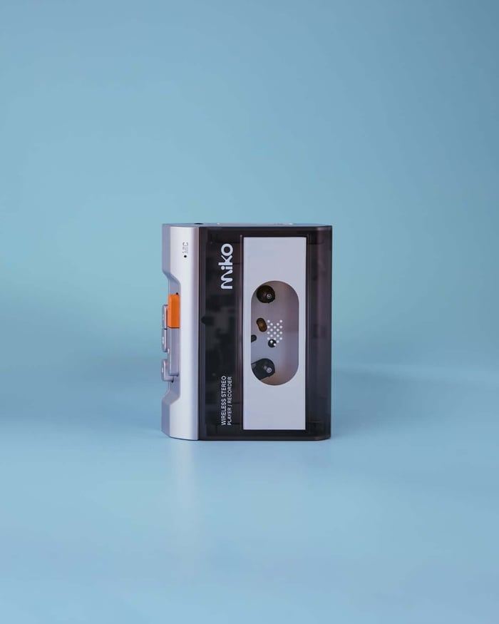 Side profile of Miko cassette player