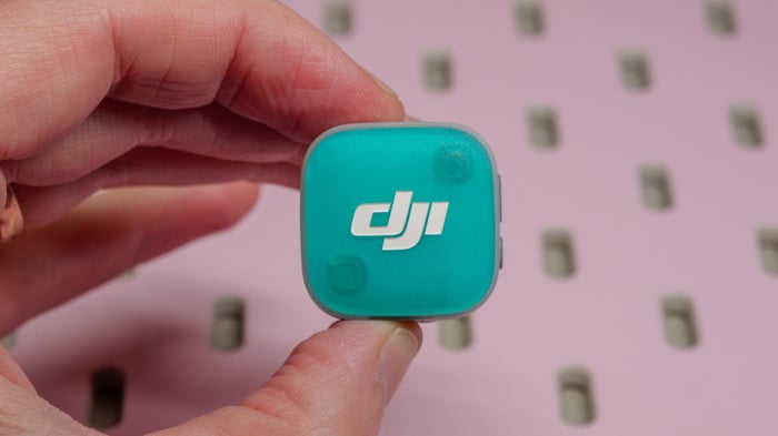 DJI Mic Mini 2 with swappable colorful panels