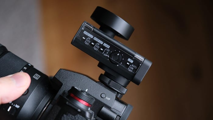 Compact and light, the DMS1 blends into your camera setup without fuss.