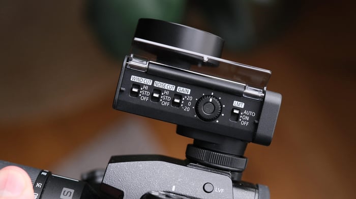 Advanced features like wind noise reduction and 32-bit float support boost recording quality.