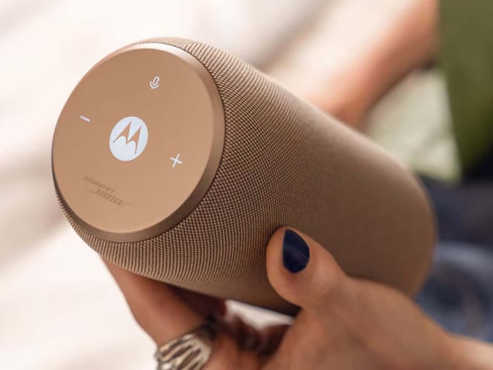 View of the moto sound flow speaker’s rear ports and controls