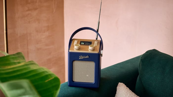 Roberts Revival Mini 2 portable radio showcasing retro design