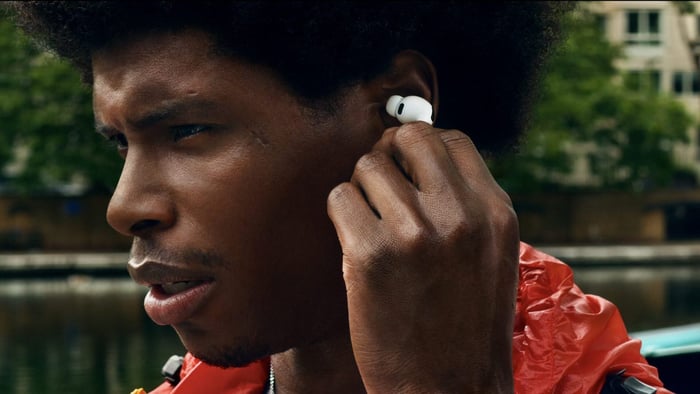 Seamless translation makes cross-language chats effortless