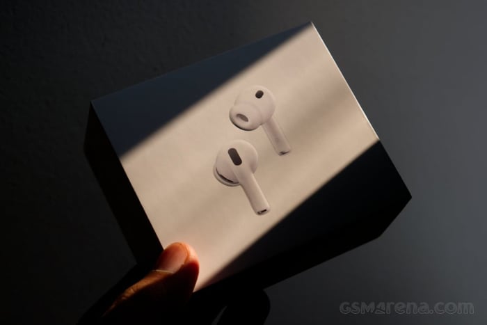 Apple AirPods Pro 3 premium package