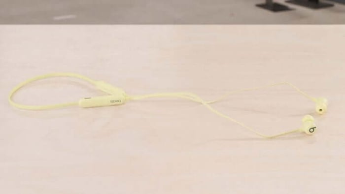 Affordable and lightweight Beats Flex Wireless