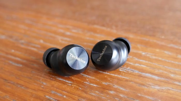 Technics EAH-AZ100 earbuds