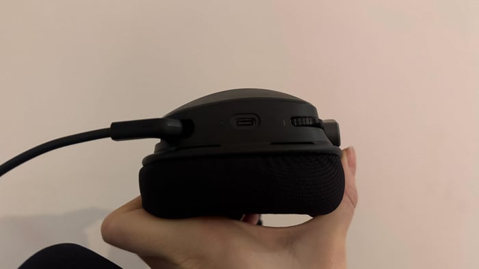 Look at those intuitive controls and that comfy memory foam padding.