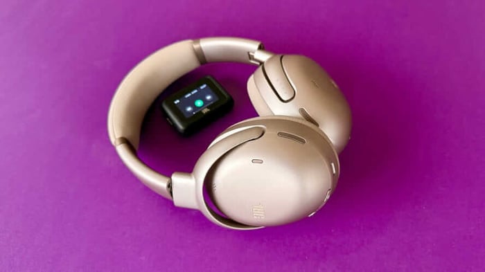 JBL Tour One M3 Smart Tx headphones