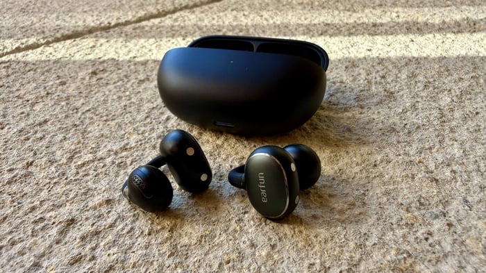 Testing Earfun Clip 2 outdoors
