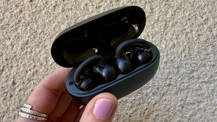 Earfun Clip 2 with compact charging case