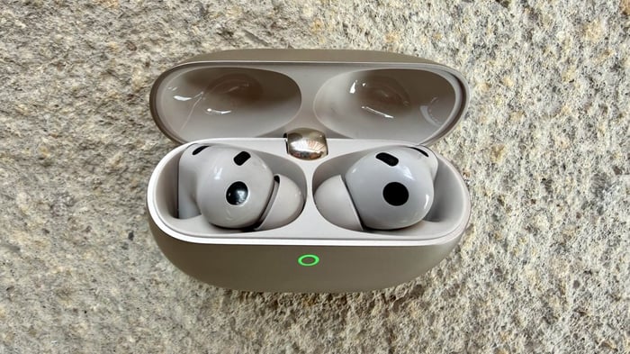 Powerful, clear sound with dual-driver tech
