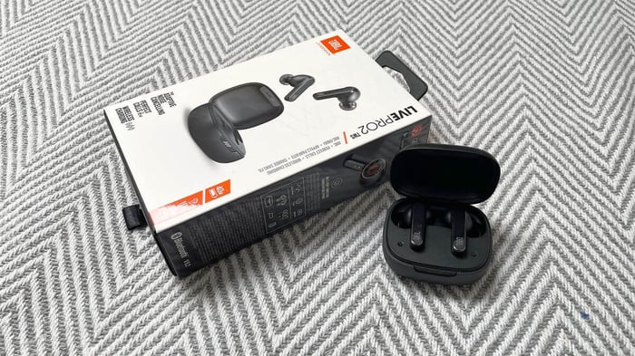 Budget ANC headphones with marathon battery life