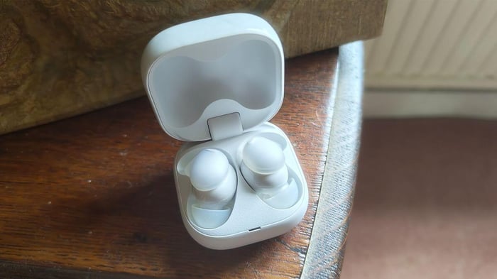 Lightweight noise-cancelling earbuds perfect for active lifestyles