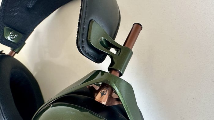 Meze Audio Strada headphones showcasing wood cups