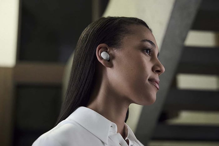 The WF-1000XM6 are a blend of technical prowess and stylish design.