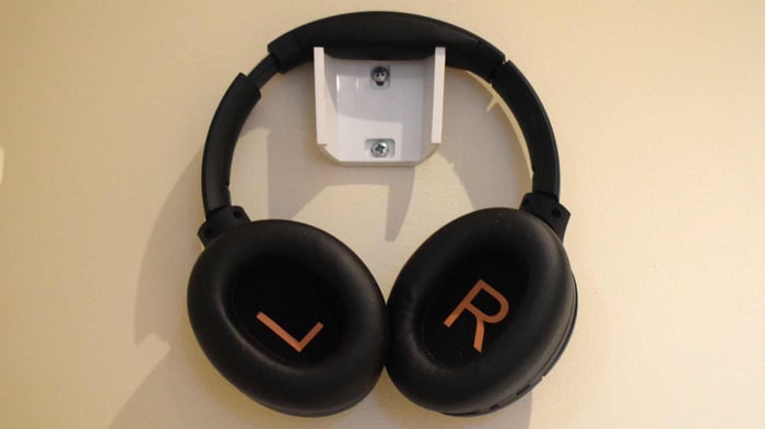 Soundpeats Cove Pro headphones: budget-friendly model