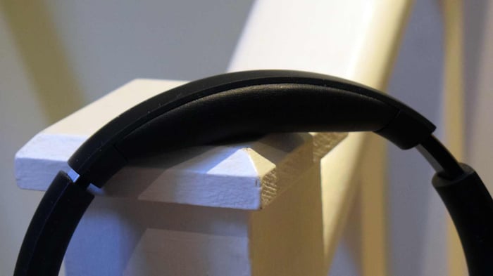 Soundpeats Cove Pro headphones: budget-friendly model